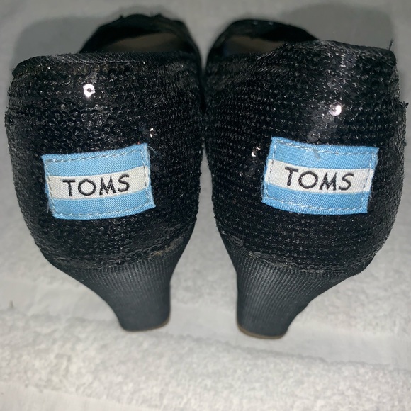 Tom’s Sequined Wedge - Picture 3 of 7